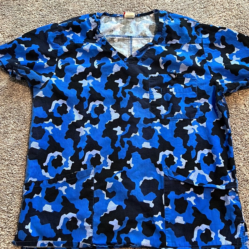 Blue medium camouflage scrub top